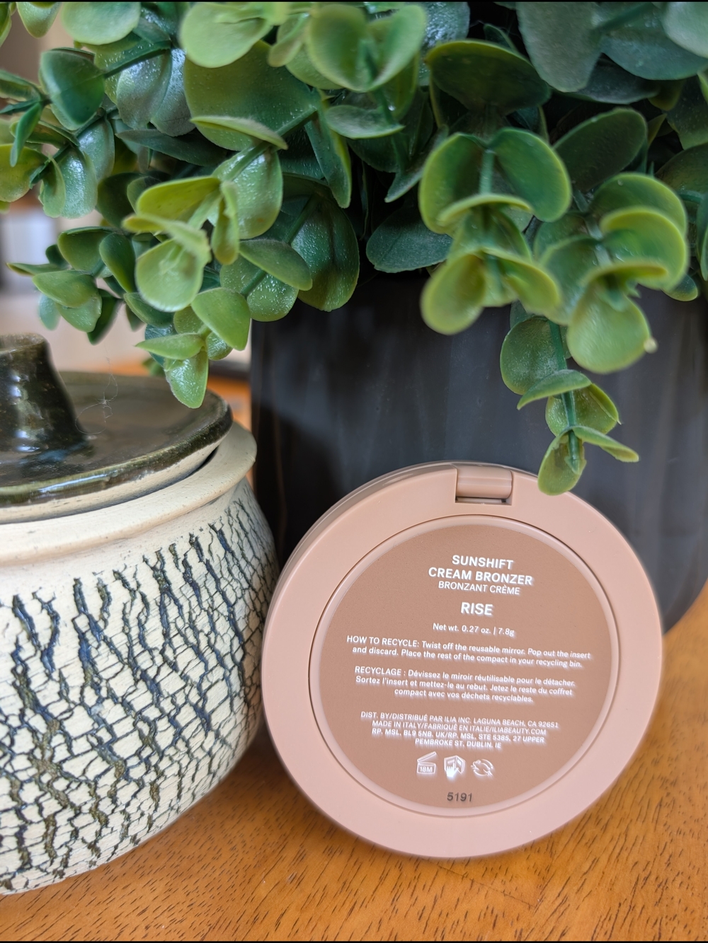 ILIA Sunshift Cream Bronzer - Picture 3 of 6
